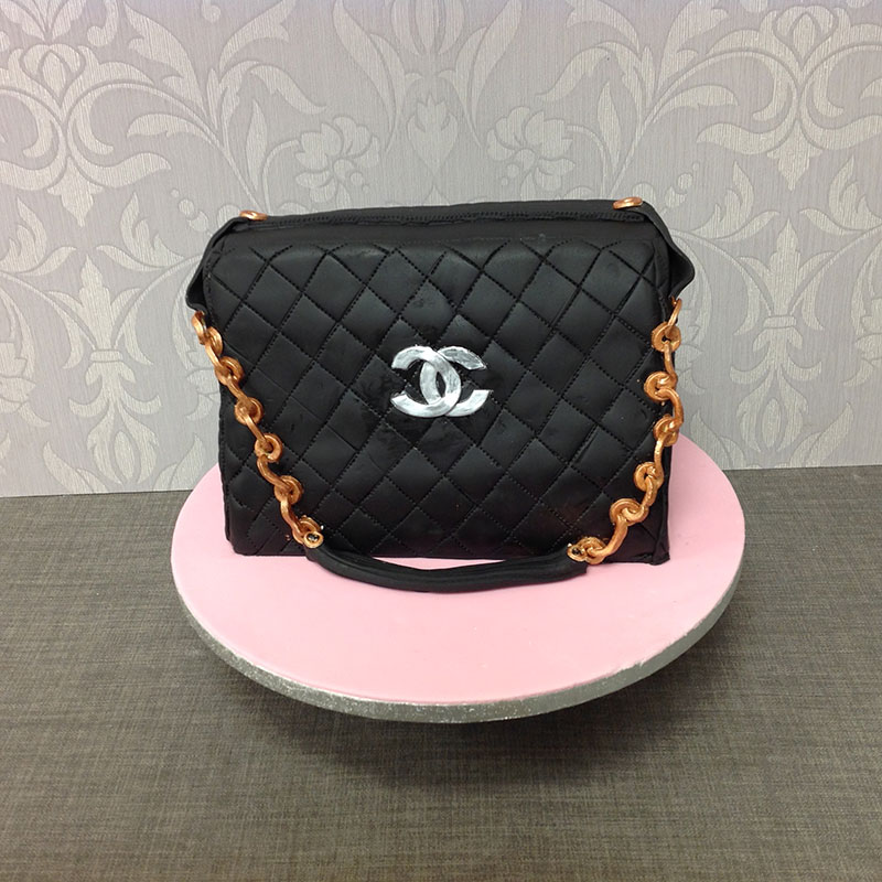 Coco-Chanel-Handbag-Cake.jpg